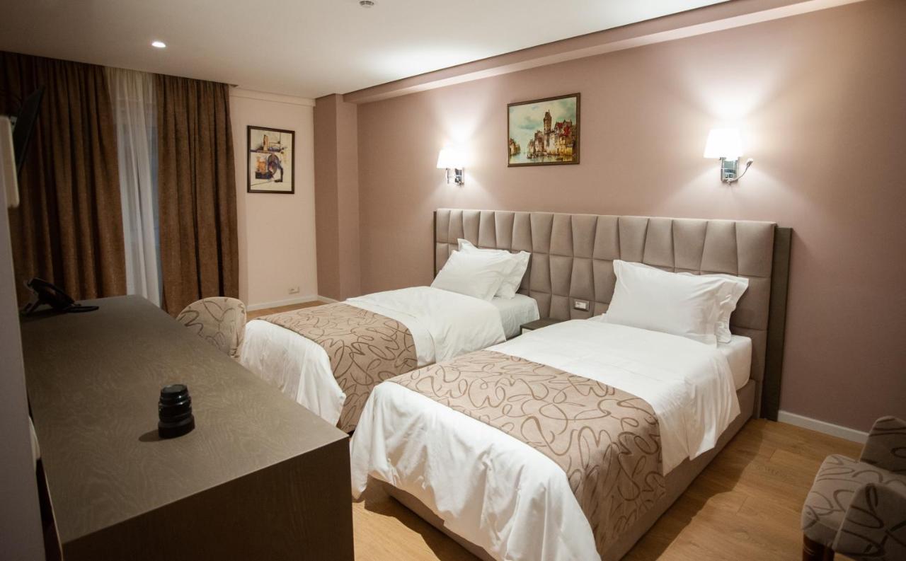 Doanesia Premium Hotel & Spa Tirana Exterior foto