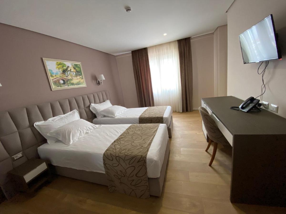 Doanesia Premium Hotel & Spa Tirana Exterior foto
