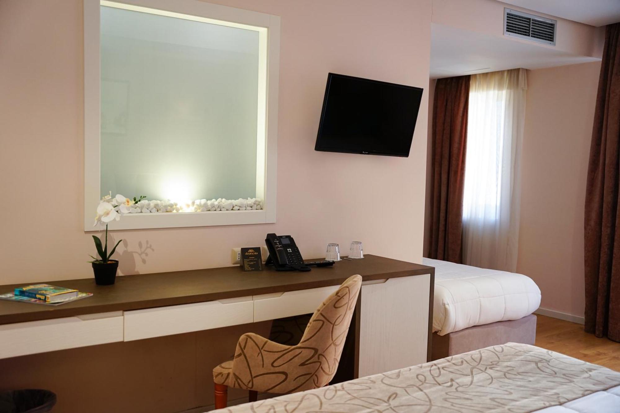 Doanesia Premium Hotel & Spa Tirana Exterior foto