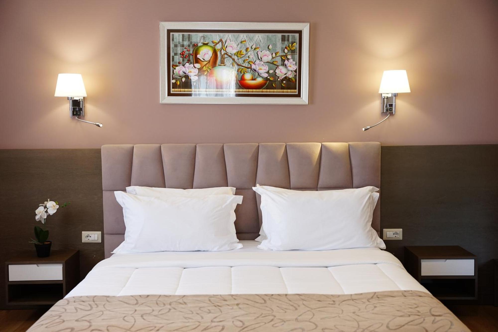 Doanesia Premium Hotel & Spa Tirana Exterior foto