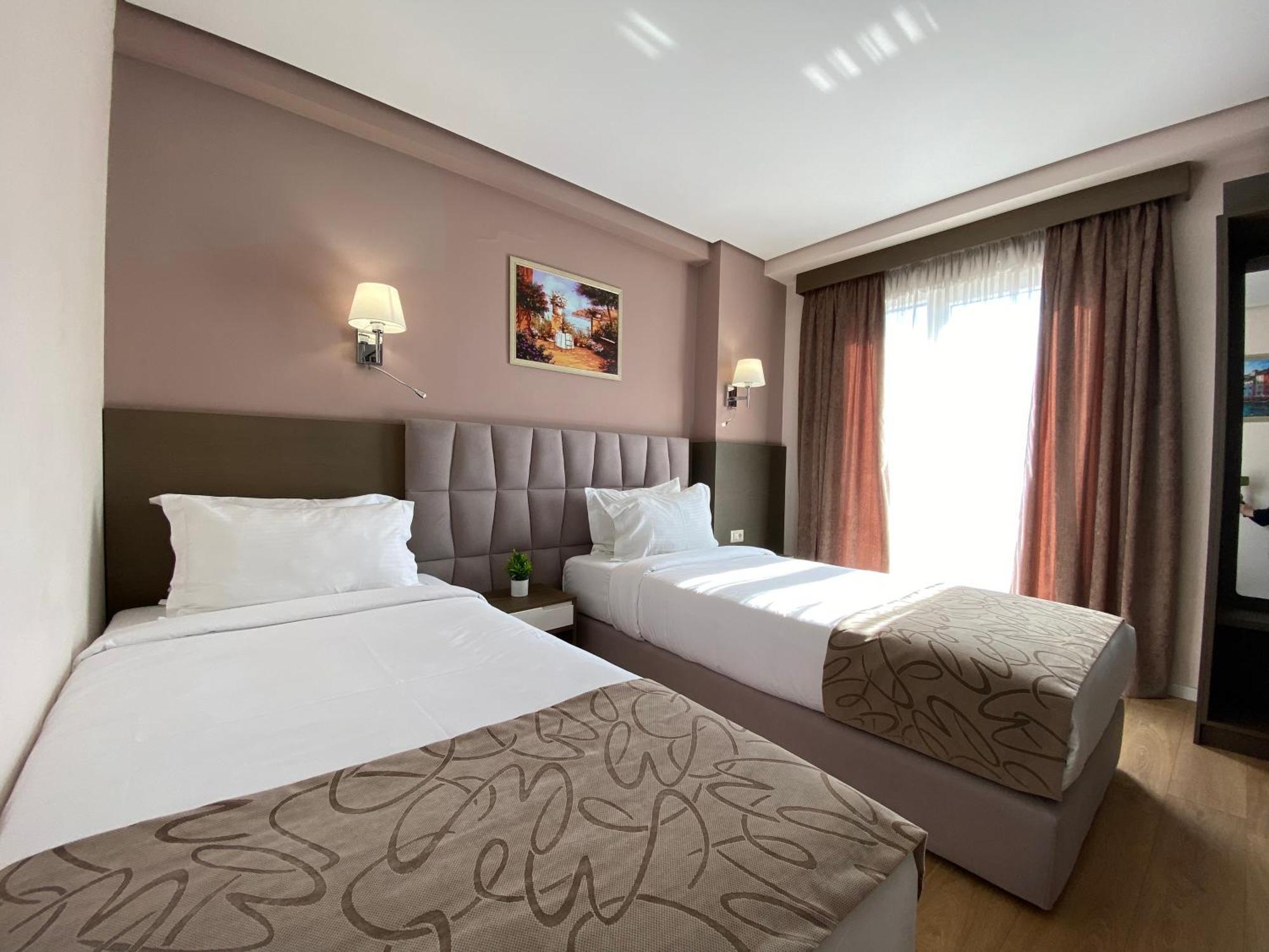 Doanesia Premium Hotel & Spa Tirana Exterior foto