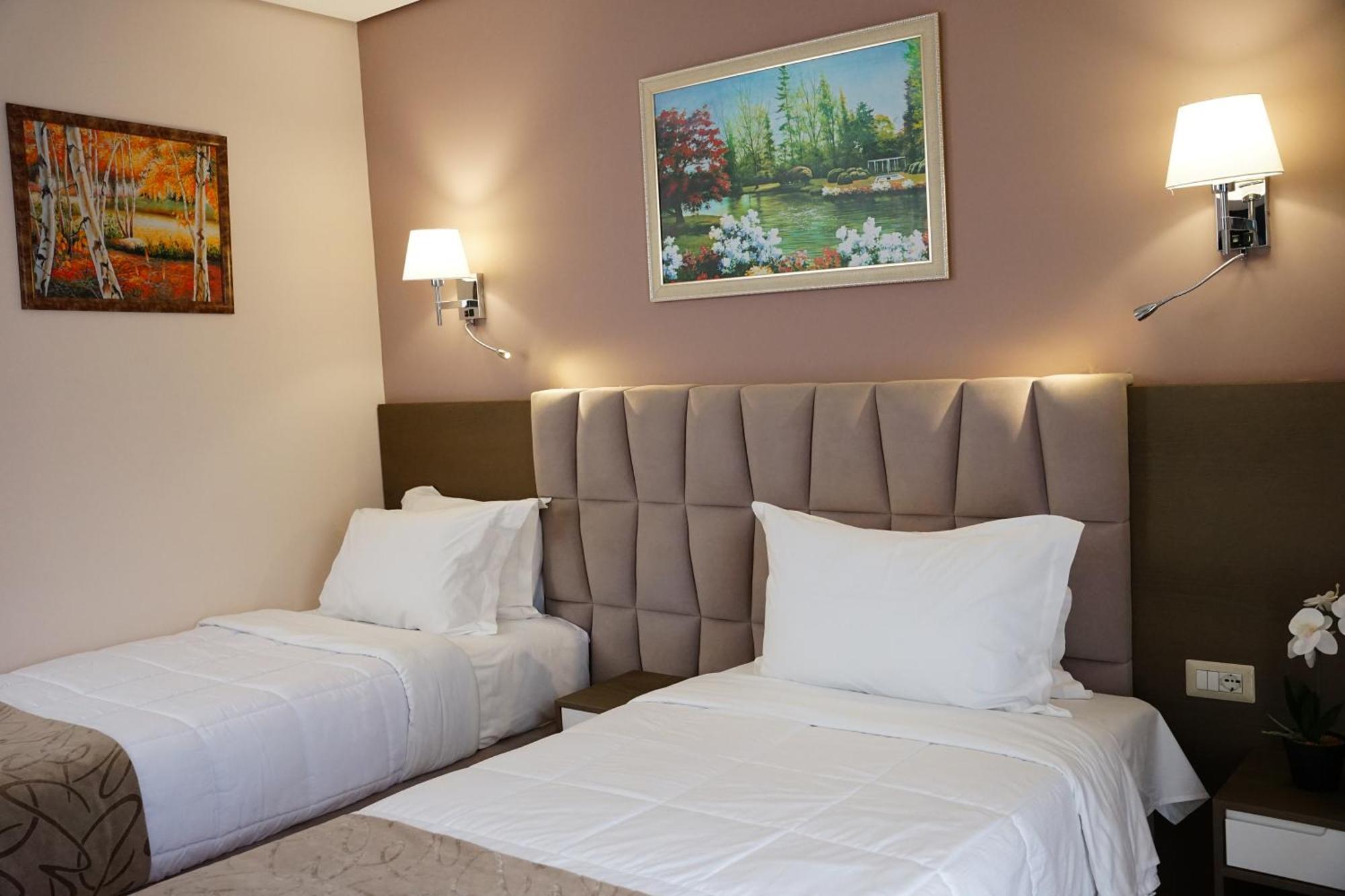 Doanesia Premium Hotel & Spa Tirana Exterior foto