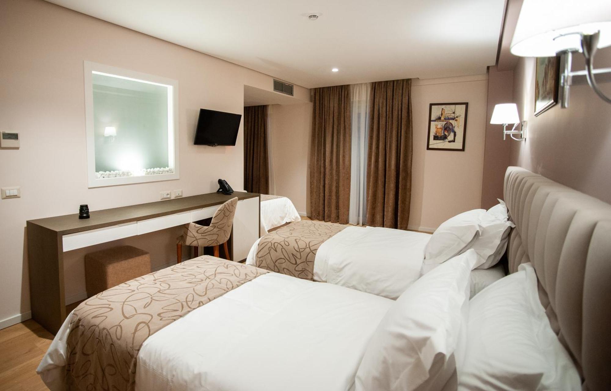 Doanesia Premium Hotel & Spa Tirana Exterior foto
